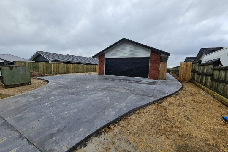 Photo of property in 40 Whatumairangi Way, Owhata, Rotorua, 3010