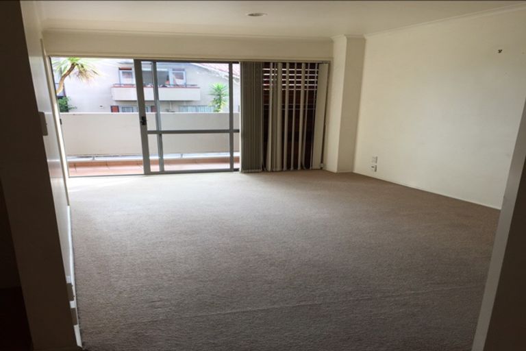 Photo of property in 5c/30 Westward Ho, Glen Eden, Auckland, 0602