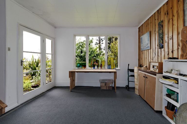 Photo of property in 3 Park Road, Titirangi, Auckland, 0604