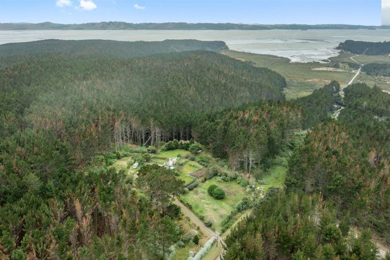 Photo of property in 141 Kellys Bay Road, Pouto, Te Kopuru, 0391