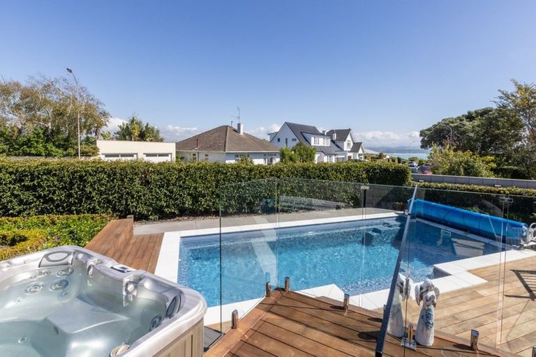 Photo of property in 1 Coleman Terrace, Hospital Hill, Napier, 4110