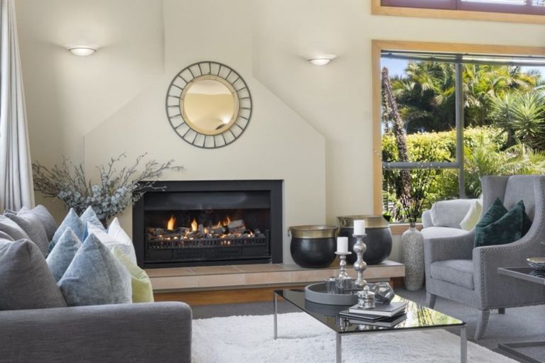 Photo of property in 338 Old North Road, Kumeu, 0892