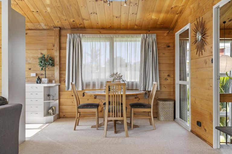 Photo of property in 73 O'halloran Road, Howick, Auckland, 2014