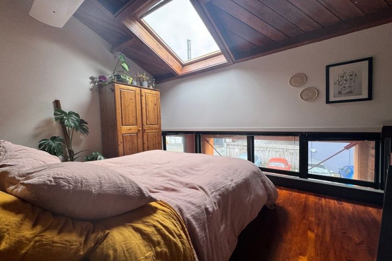 Photo of property in Courtenay Mews Apartments, 3/14 Alpha Street, Te Aro, Wellington, 6011
