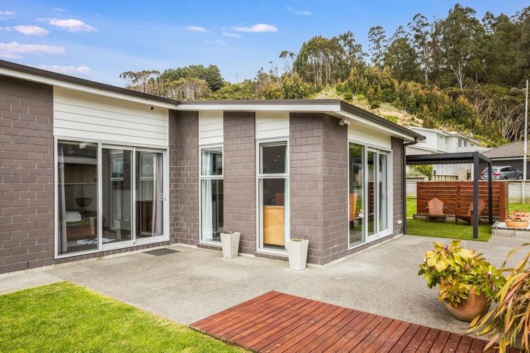 Photo of property in 48 Banks Boulevard, Whitby, Porirua, 5024