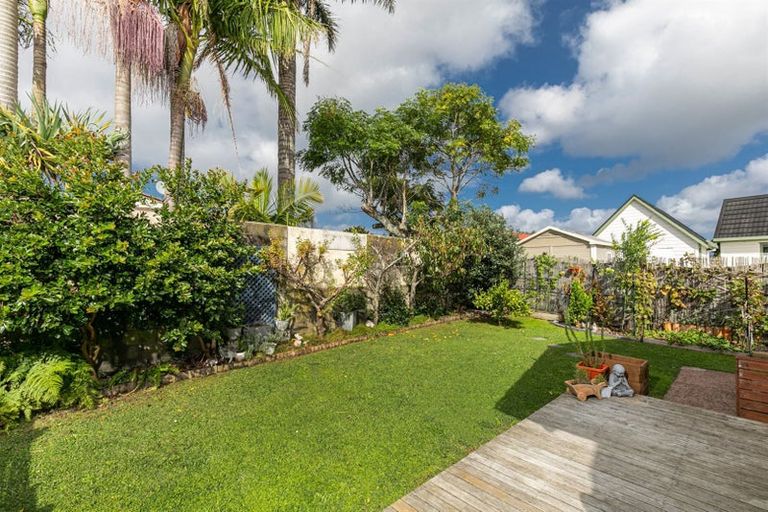 Photo of property in 1/42 Frank Evans Place, Henderson, Auckland, 0610