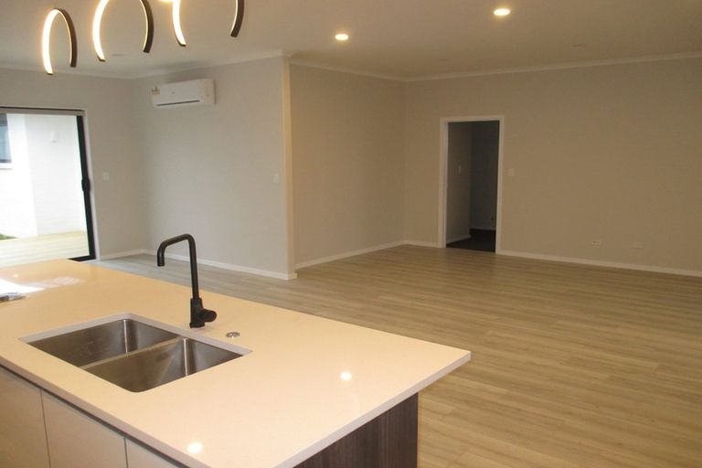 Photo of property in 11 Waireka Road, Rototuna North, Hamilton, 3210