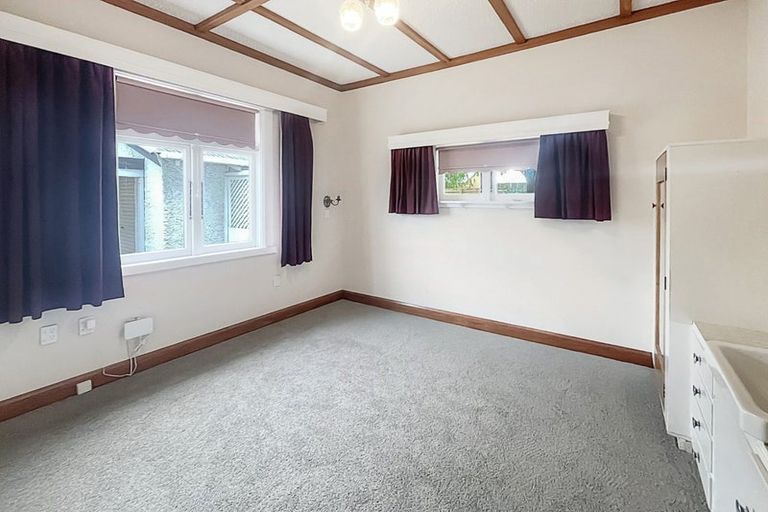 Photo of property in 19 Brightwater Terrace, Terrace End, Palmerston North, 4410