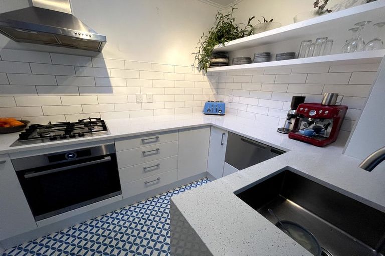 Photo of property in 210 Sydney Street West, Thorndon, Wellington, 6011