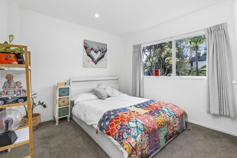Photo of property in 2/10 Abbeygate Street, Birkdale, Auckland, 0626