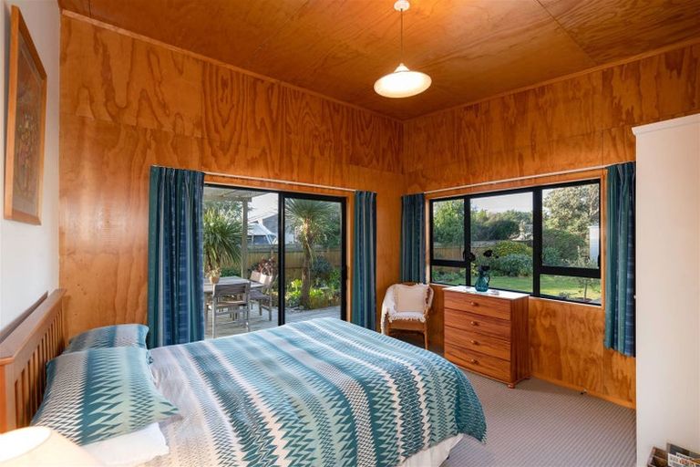 Photo of property in 28 Kent Avenue, Waitarere Beach, Levin, 5510