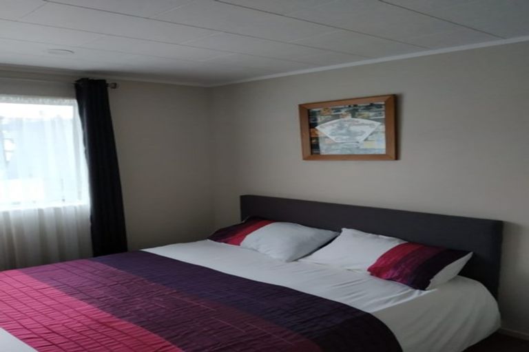 Photo of property in 21a Garton Drive, Massey, Auckland, 0614