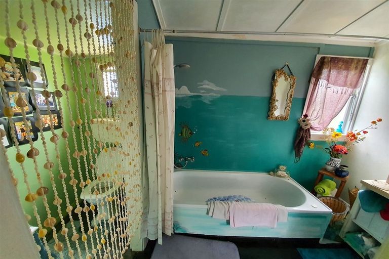 Photo of property in 6 Herbert Street, Waimate, 7924