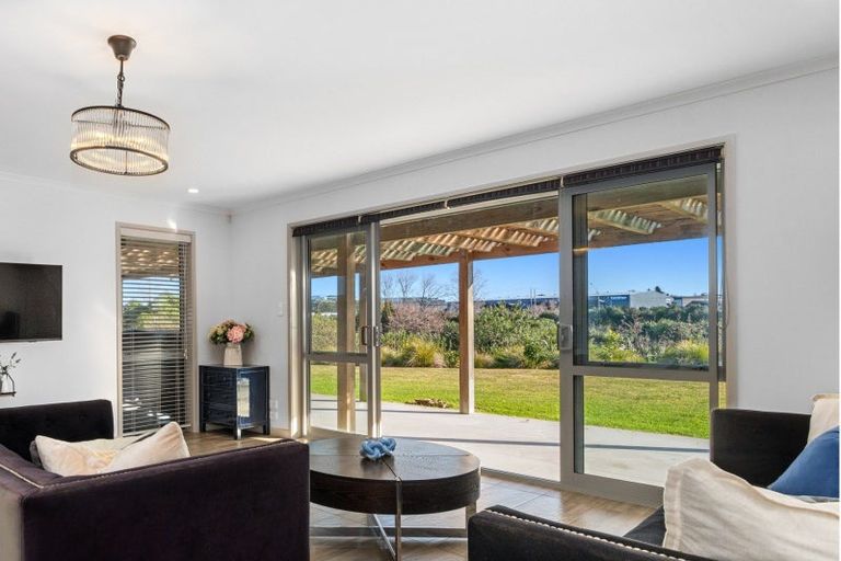 Photo of property in 42 Double Bay Road, Pyes Pa, Tauranga, 3112