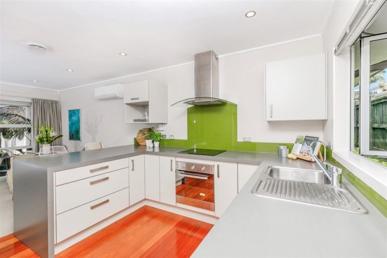 Photo of property in 4/17 Church Street, Devonport, Auckland, 0624