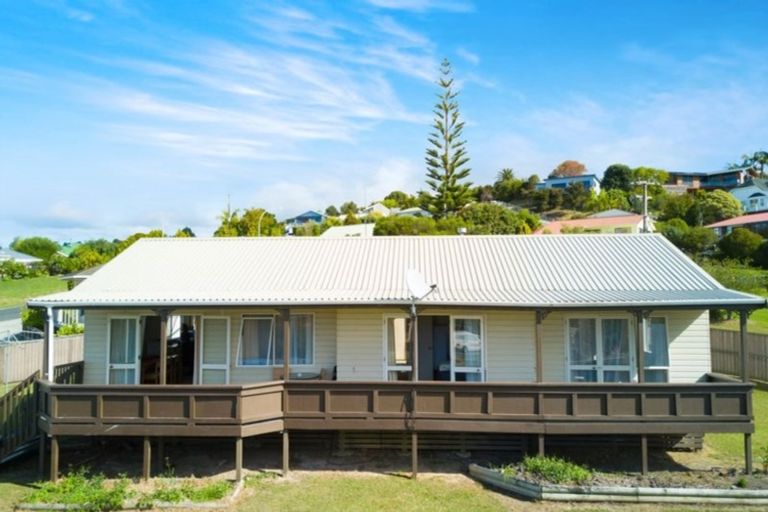 Photo of property in 2 Cable Bay Block Road, Cable Bay, 0420