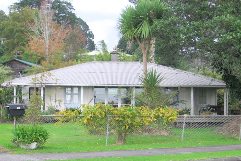 Photo of property in 11 Sandys Parade, Laingholm, Auckland, 0604