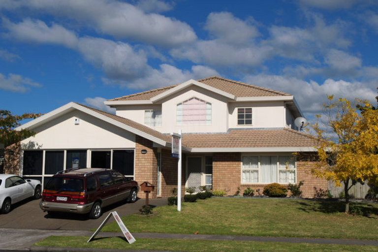 Photo of property in 2/58 Tarnica Road, Northpark, Auckland, 2013