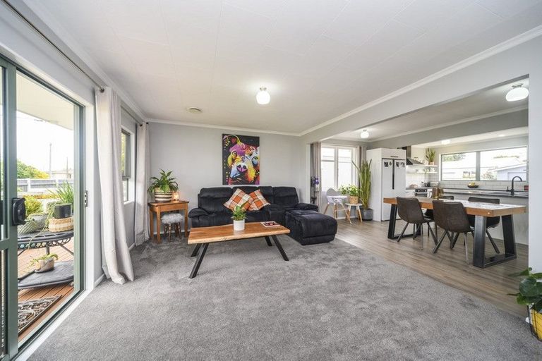 Photo of property in 79 Sutherland Crescent, Westbrook, Palmerston North, 4412
