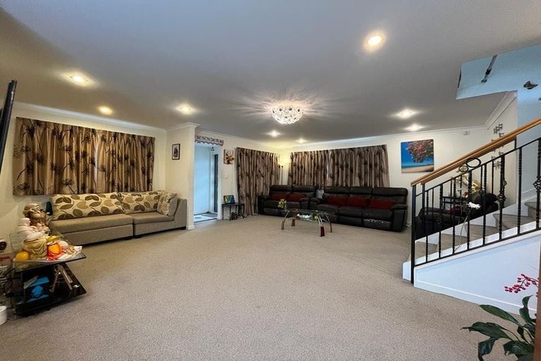 Photo of property in 1/41 Butley Drive, Farm Cove, Auckland, 2012