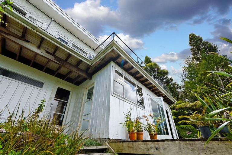 Photo of property in 3 Park Road, Titirangi, Auckland, 0604