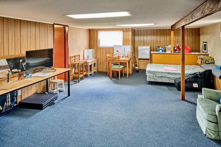 Photo of property in 16 Chestnut Grove, Maungaraki, Lower Hutt, 5010