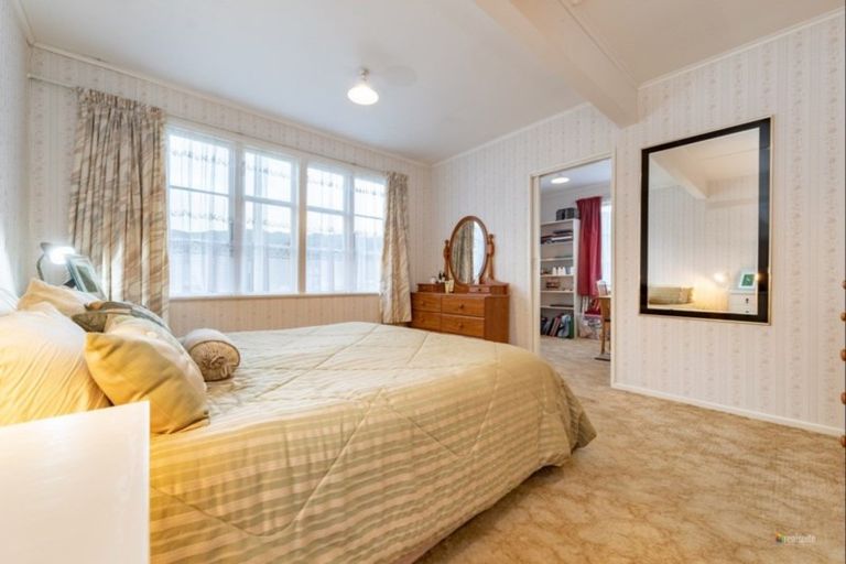 Photo of property in 18 Gibson Crescent, Naenae, Lower Hutt, 5011