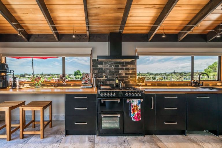 Photo of property in 40 Hicks Crescent, Waikanae Beach, Waikanae, 5036