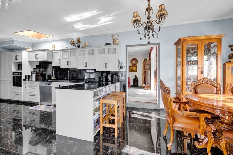 Photo of property in 24 Castle Street, Eltham, 4322