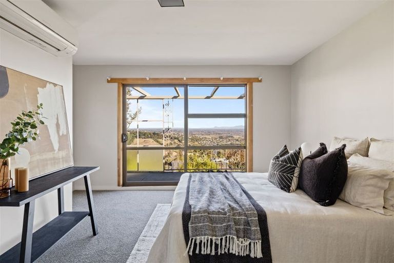 Photo of property in 99 Dyers Pass Road, Cashmere, Christchurch, 8022