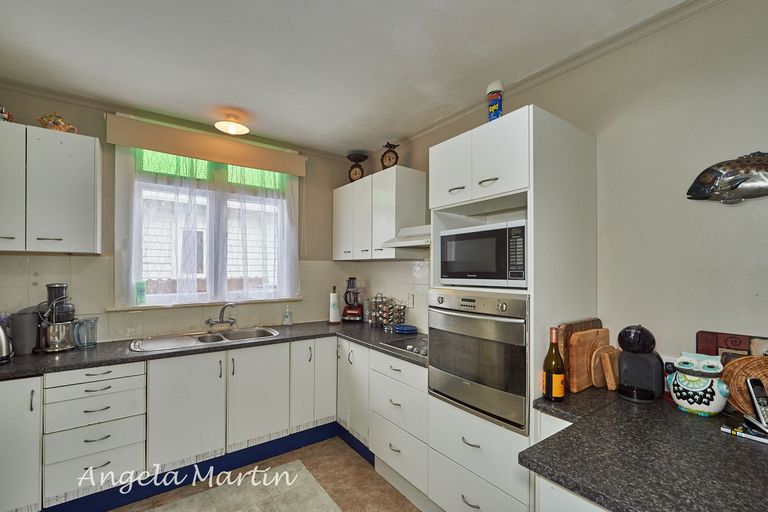 Photo of property in 400 Featherston Street, Palmerston North, 4414