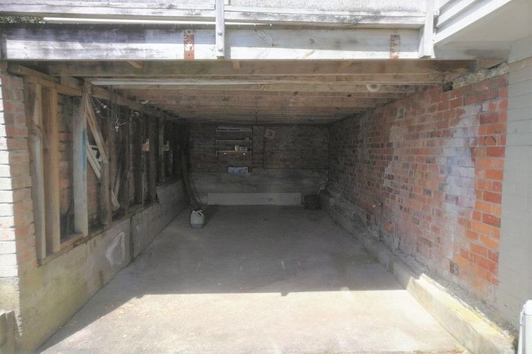 Photo of property in 2/3 Bruce Road, Glenfield, Auckland, 0629