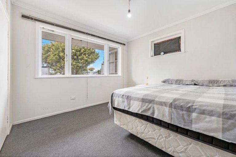 Photo of property in 10 Oxford Road, Manurewa, Auckland, 2102