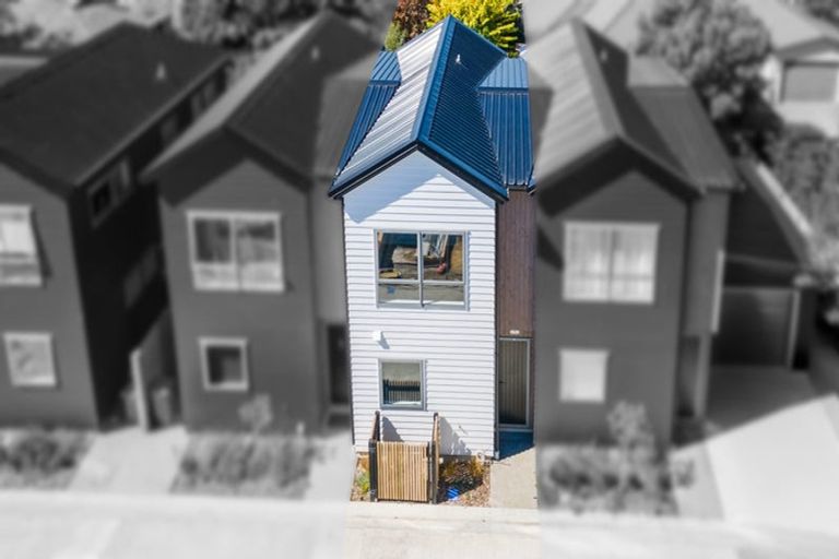 Photo of property in 2/10 Marion Street, Silverstream, Upper Hutt, 5019