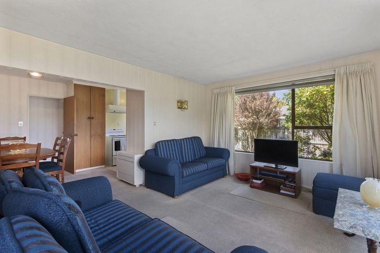 Photo of property in 2/61 Sarabande Avenue, Redwood, Christchurch, 8051
