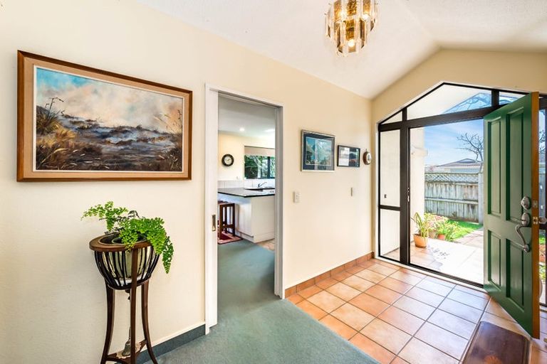 Photo of property in 2 Charnwood Grove, Waikanae, 5036