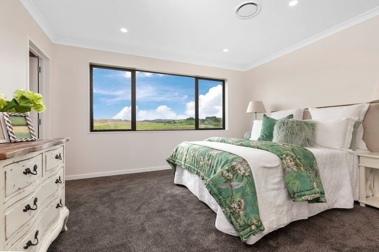 Photo of property in 31 Maka Terrace, Orewa, 0931
