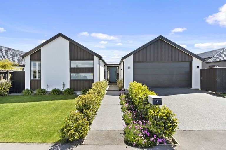 Photo of property in 15 Luxembourg Crescent, Halswell, Christchurch, 8025