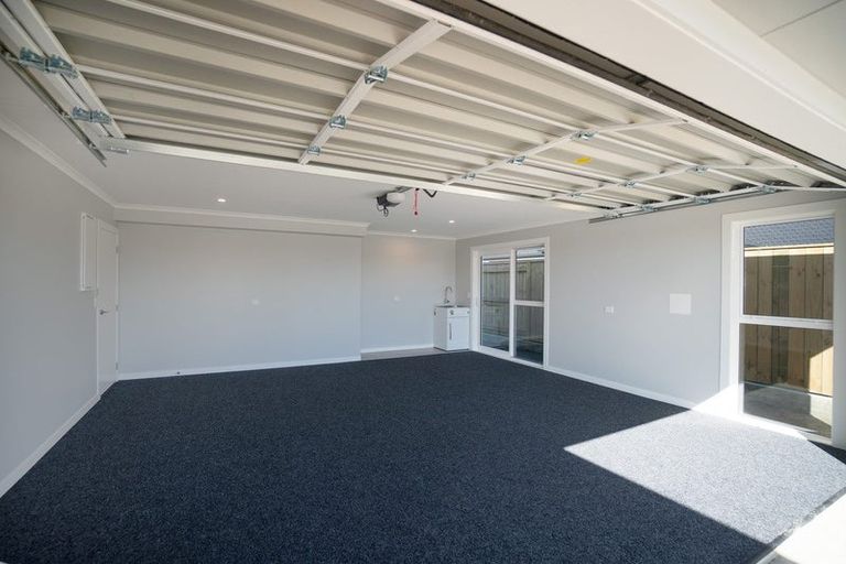 Photo of property in 44 Atlantic Drive, Fitzherbert, Palmerston North, 4410