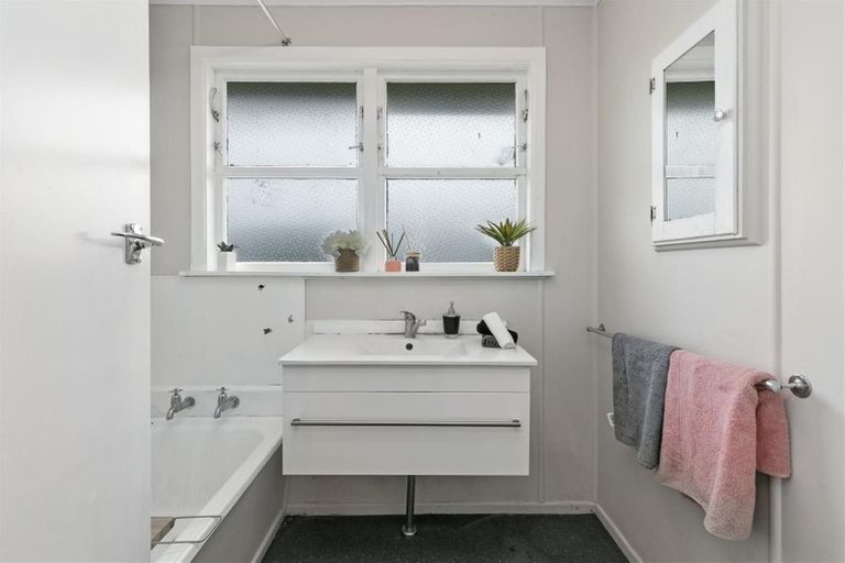 Photo of property in 10d Bull Avenue, Wainuiomata, Lower Hutt, 5014