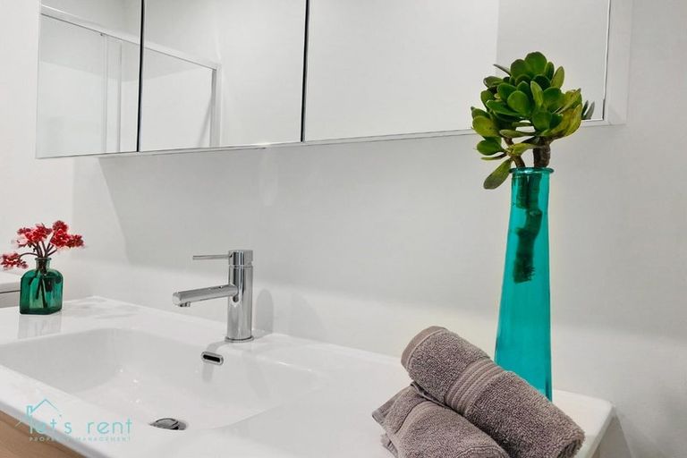 Photo of property in 588e Te Atatu Road, Te Atatu Peninsula, Auckland, 0610