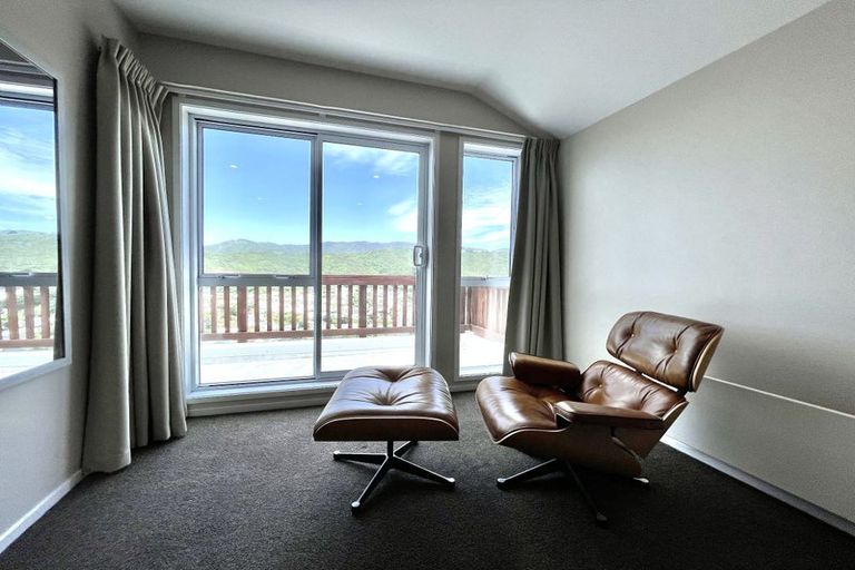 Photo of property in 17 Bay Lair Grove, Island Bay, Wellington, 6023