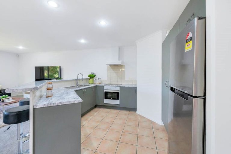 Photo of property in 13 San Pedro Place, Henderson, Auckland, 0612