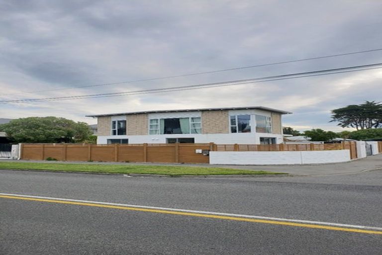 Photo of property in 361 Marine Parade, New Brighton, Christchurch, 8061