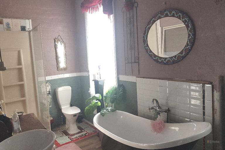 Photo of property in 14 Exeter Street, Waimate, 7924