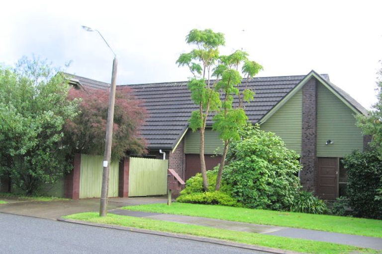 Photo of property in 3/5 Aries Place, Shelly Park, Auckland, 2014