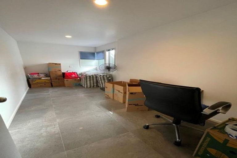 Photo of property in 1/109 Churchill Road, Murrays Bay, Auckland, 0630