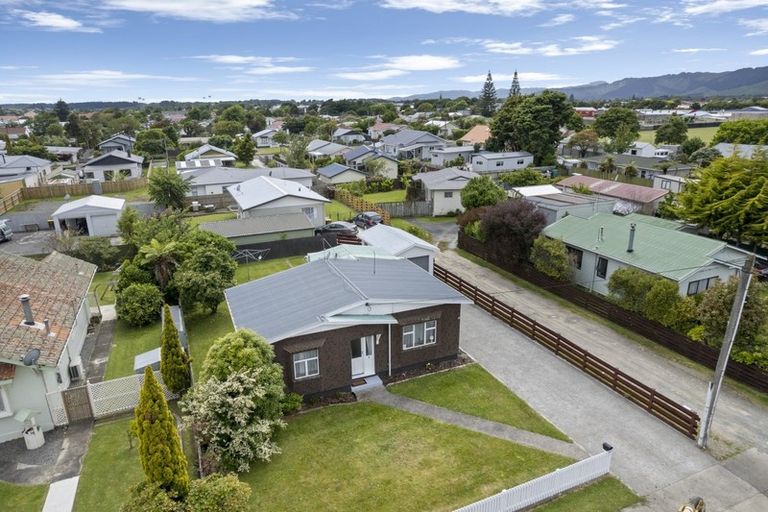 Photo of property in 22 Mako Mako Road, Levin, 5510