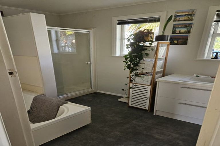 Photo of property in 56 Banbury Crescent, Fairfield, Hamilton, 3214