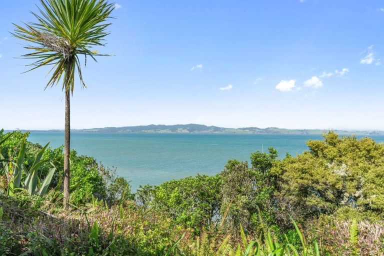 Photo of property in 30 Manganese Point Road, Tamaterau, Whangarei, 0174
